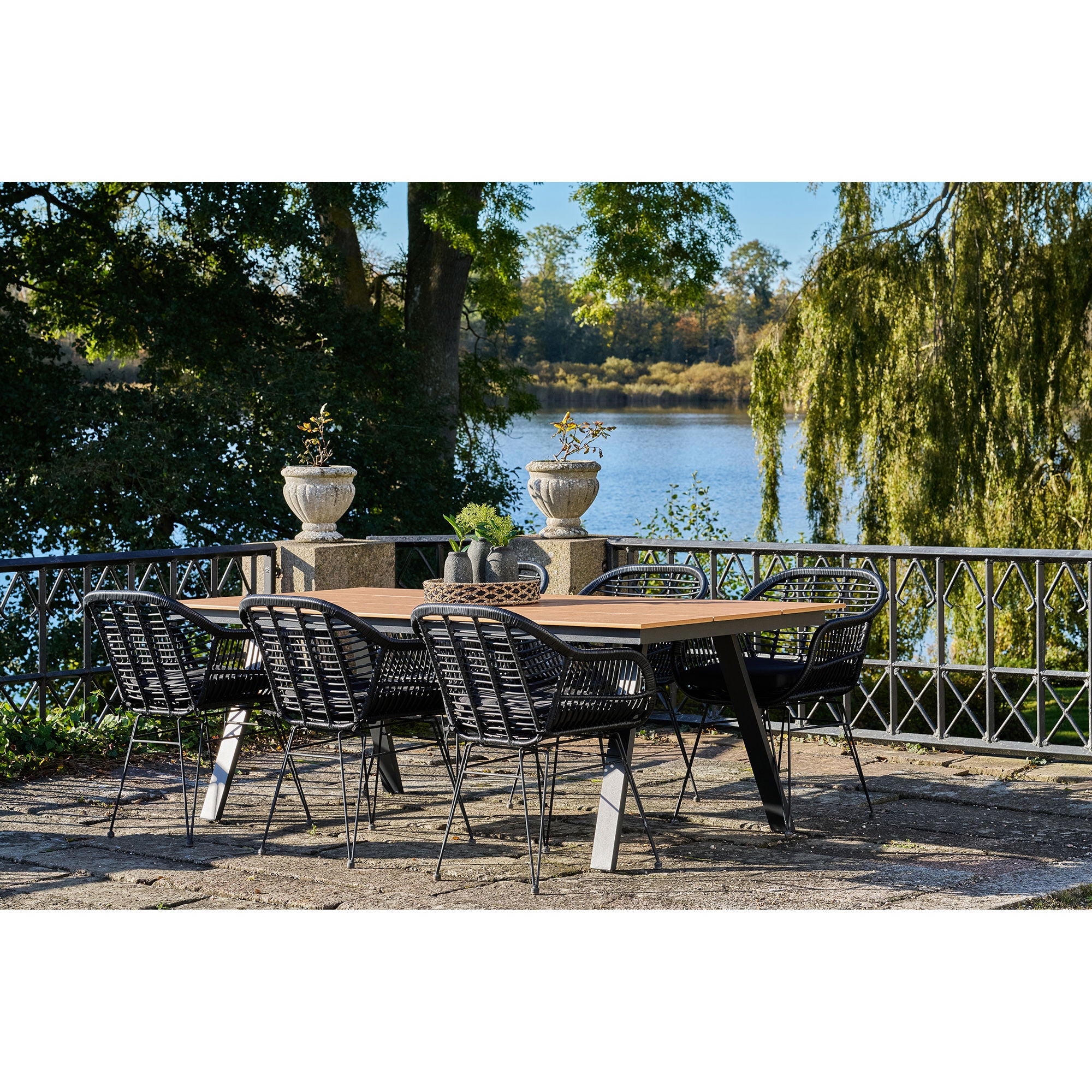 Toronto Grote Eettafel – Stijlvolle en Duurzame Eettafel voor zowel binnen als buiten