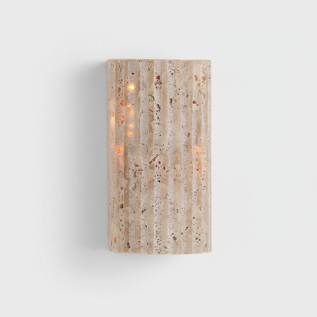Travertijn Wandlamp — Gevormd Natuursteen met Warme Gloed