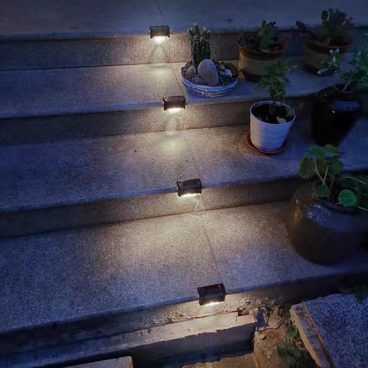 zonne-energie trapverlichting warm licht langs trap