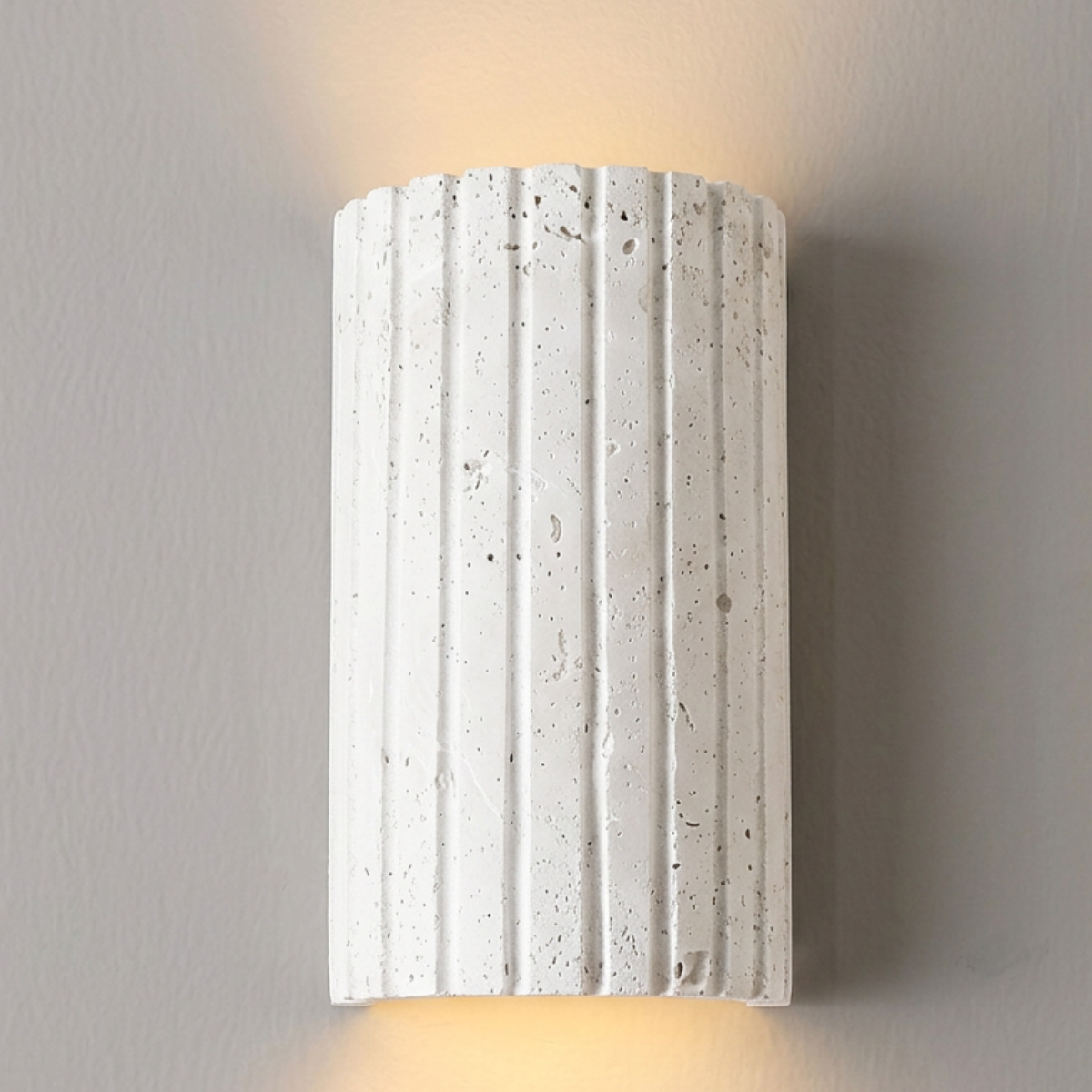 Halfronde travertijn wandlamp voor hal, woonkamer of slaapkamer