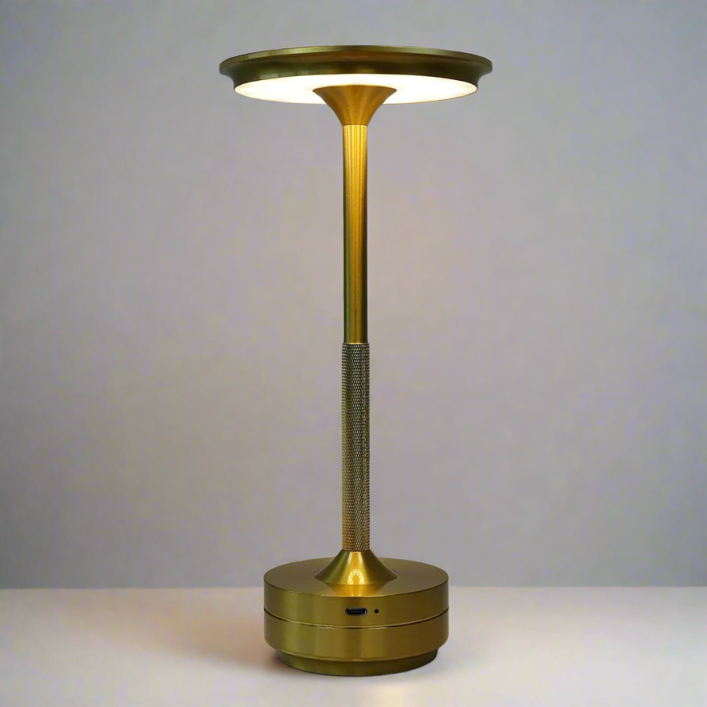 Urbanlight draadloze tafellamp draagbaar op eettafel