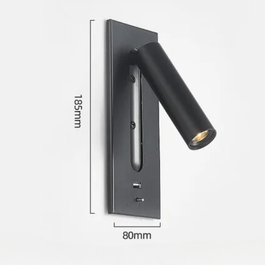Minimalistische wandlamp USB oplader naast het bed als leeslamp