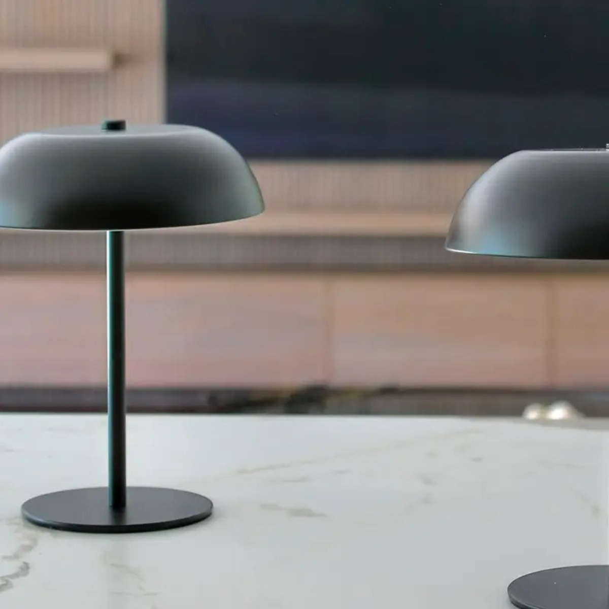 Paddenstoel LED Tafellamp in sfeervolle opstelling