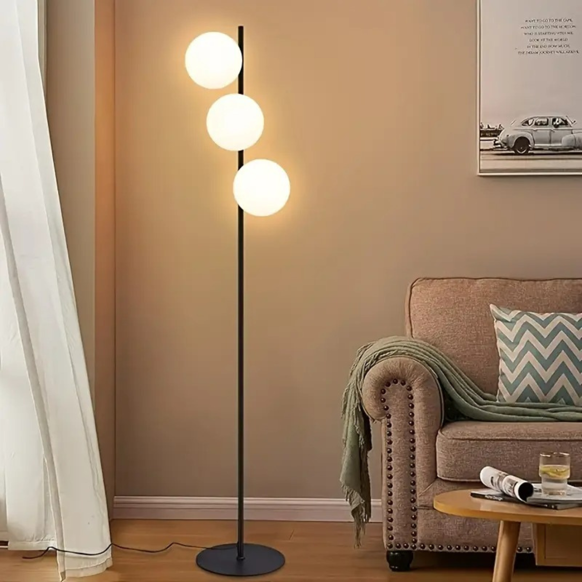 Vloerlamp Drie Lichtbollen detail van vorm en afwerking