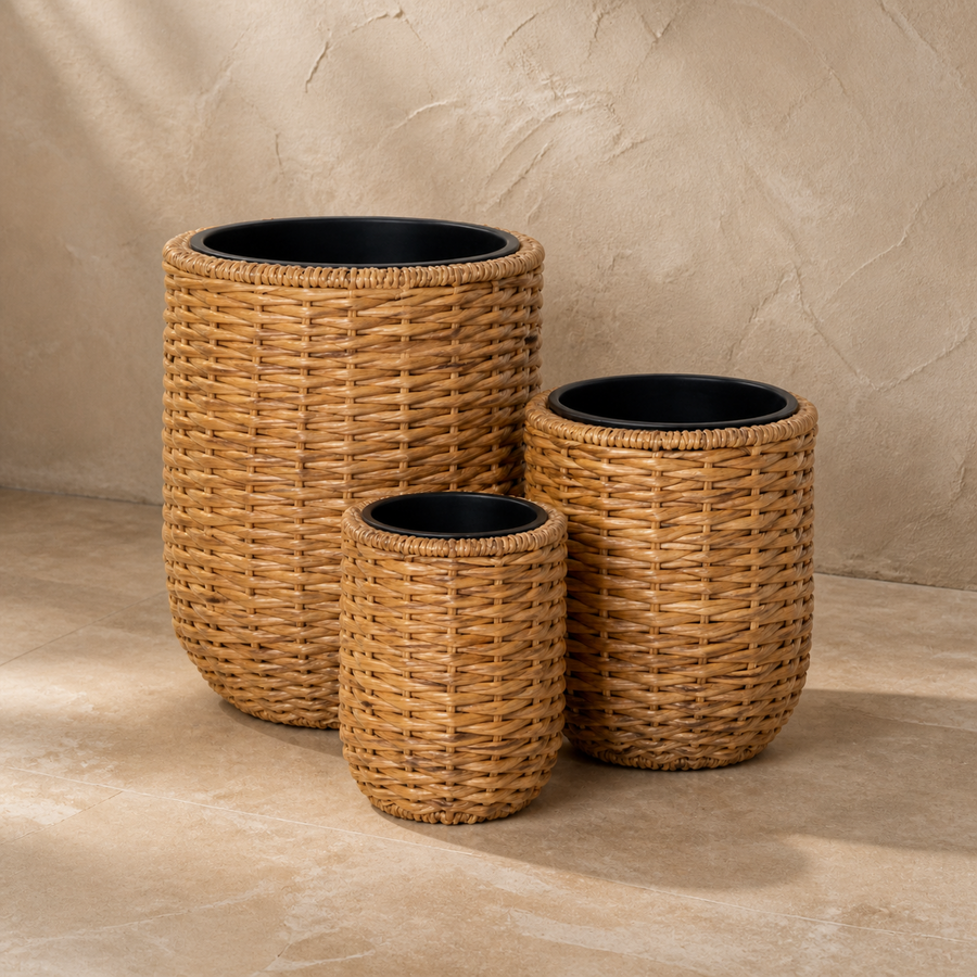 Hanoi bloempotten in warme beige studio