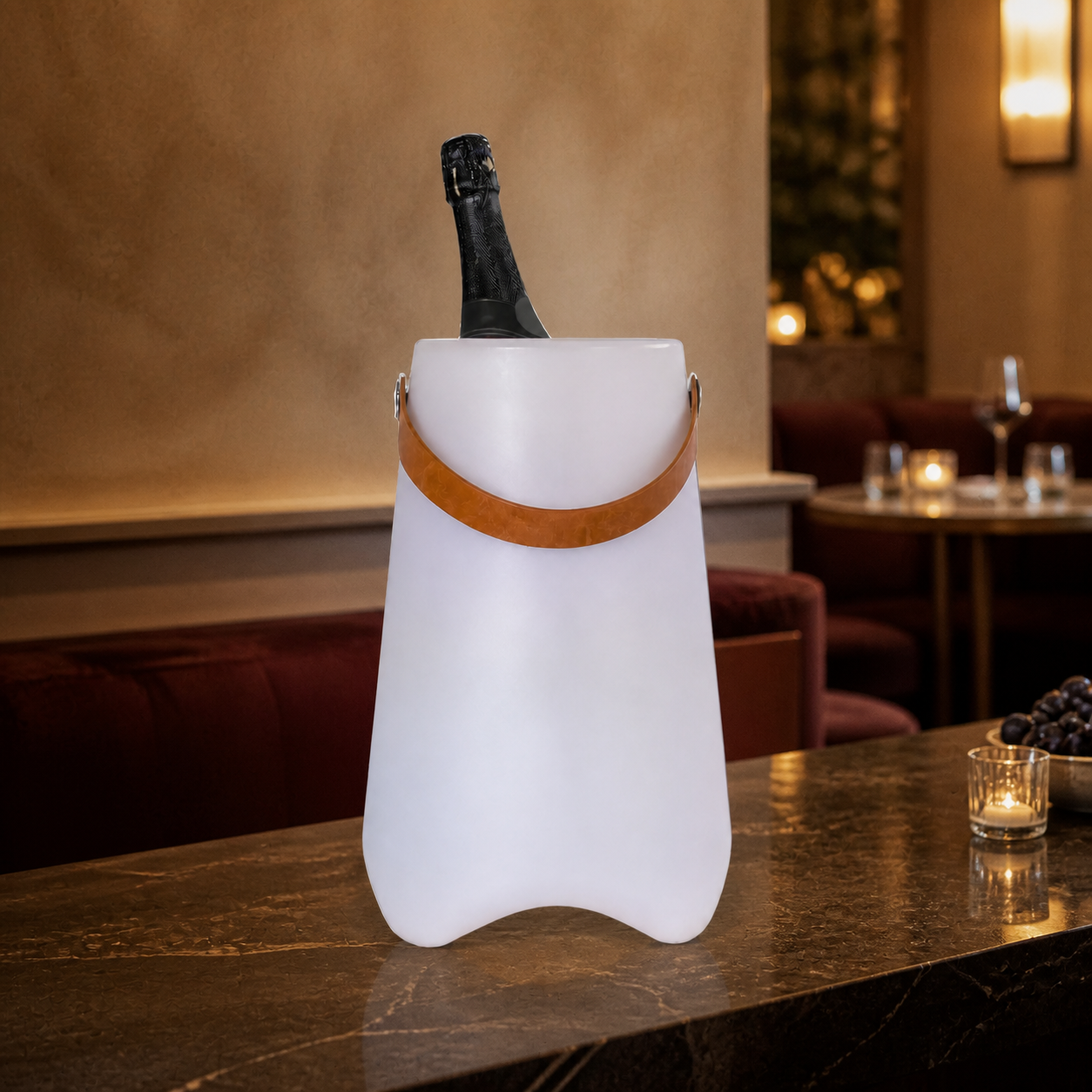 Saint-Tropez LED wijnkoeler op hotelbar